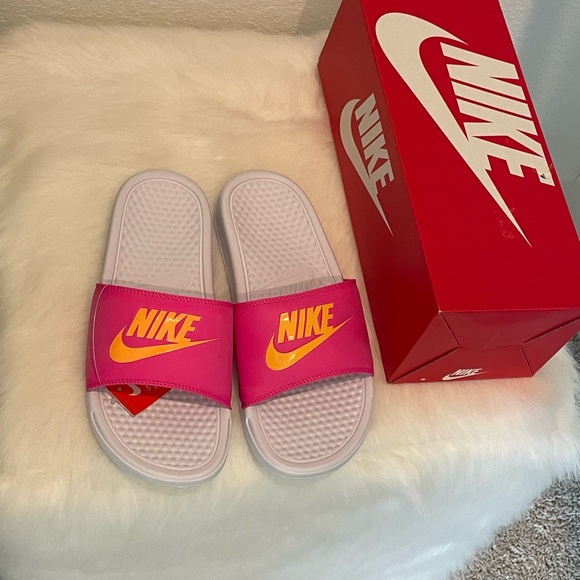 Nike Pink Slides - Picture 1 of 2
